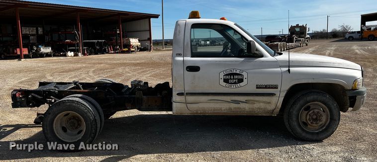 image for item DQ1978 1998 Dodge Ram 3500  pickup truck cab and chassis