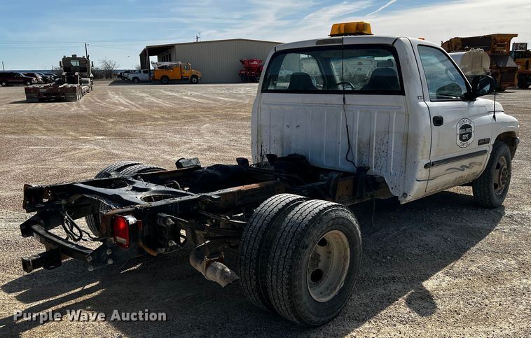 image for item DQ1978 1998 Dodge Ram 3500  pickup truck cab and chassis
