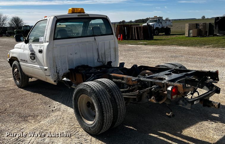 image for item DQ1978 1998 Dodge Ram 3500  pickup truck cab and chassis