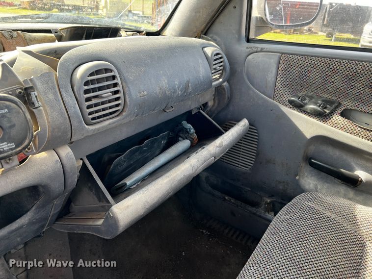 image for item DQ1978 1998 Dodge Ram 3500  pickup truck cab and chassis