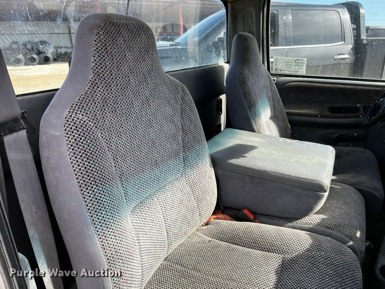 image for item DQ1978 1998 Dodge Ram 3500  pickup truck cab and chassis