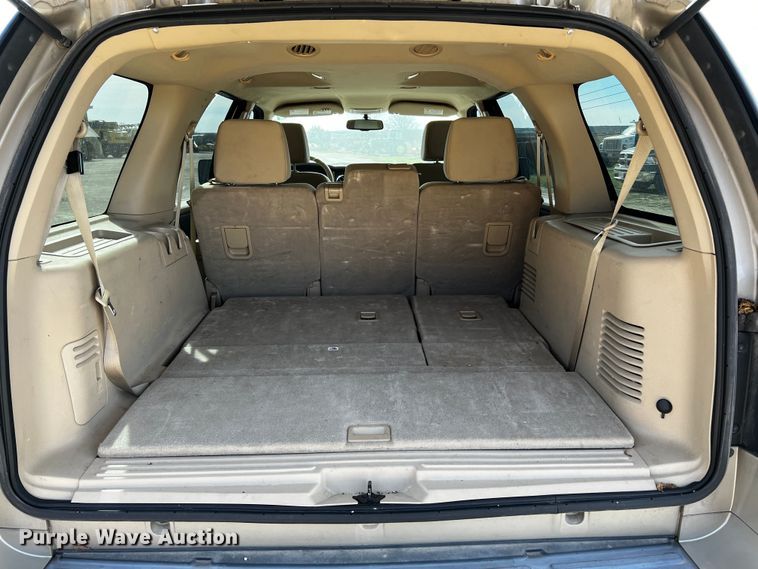 image for item DQ1980 2008 Ford Expedition XLT  SUV