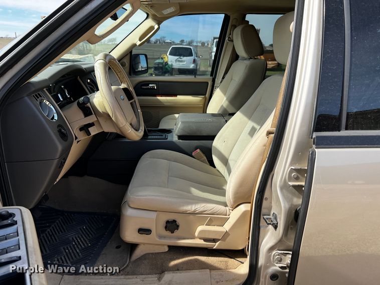 image for item DQ1980 2008 Ford Expedition XLT  SUV