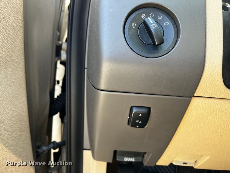 image for item DQ1980 2008 Ford Expedition XLT  SUV