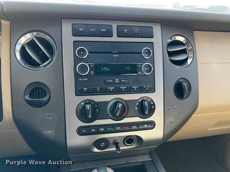 image for item DQ1980 2008 Ford Expedition XLT  SUV