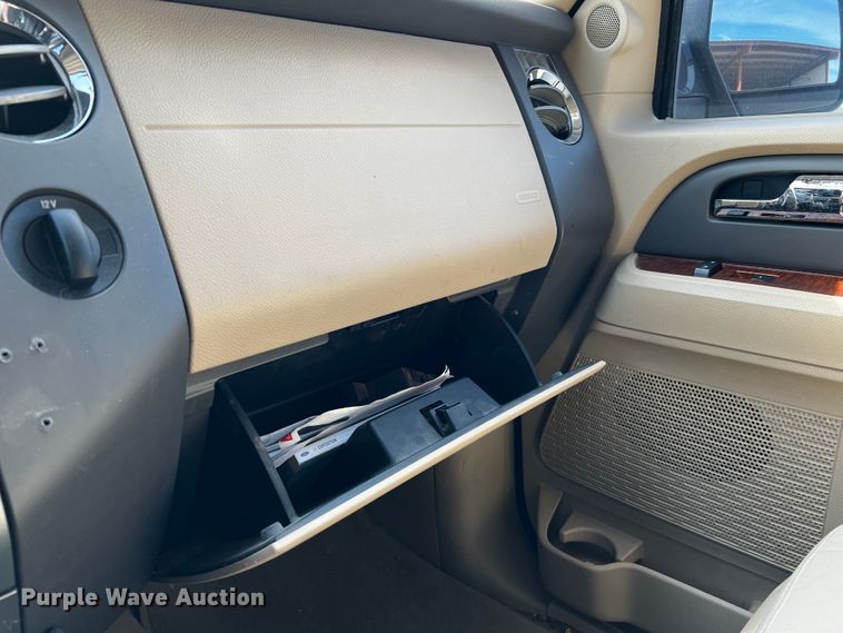 image for item DQ1980 2008 Ford Expedition XLT  SUV