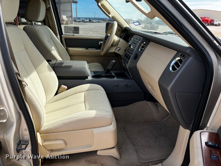image for item DQ1980 2008 Ford Expedition XLT  SUV