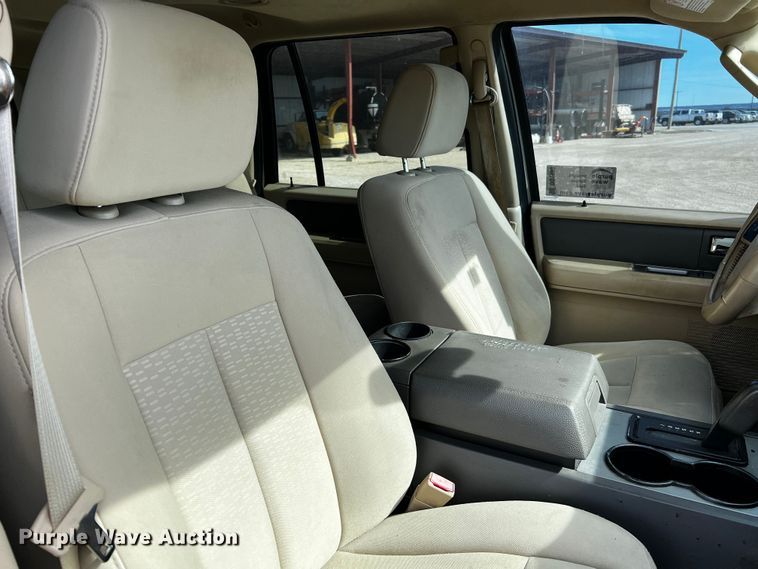 image for item DQ1980 2008 Ford Expedition XLT  SUV