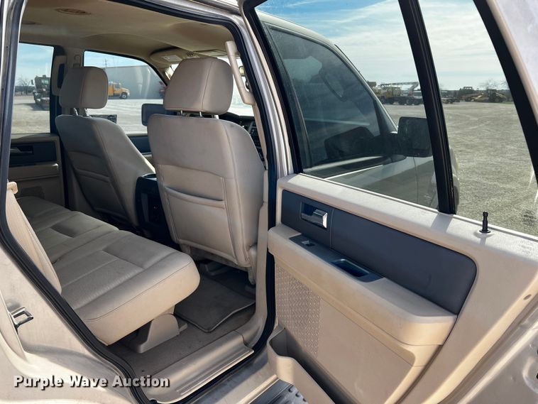 image for item DQ1980 2008 Ford Expedition XLT  SUV