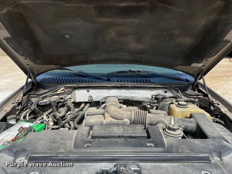 image for item DQ1980 2008 Ford Expedition XLT  SUV