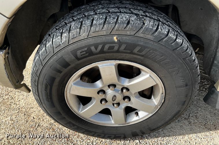 image for item DQ1980 2008 Ford Expedition XLT  SUV