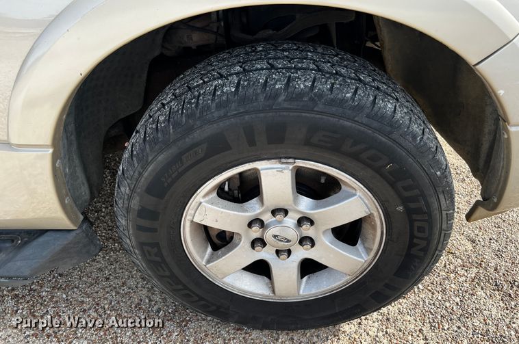 image for item DQ1980 2008 Ford Expedition XLT  SUV