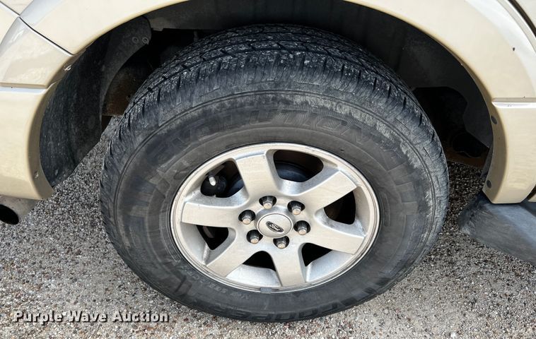 image for item DQ1980 2008 Ford Expedition XLT  SUV