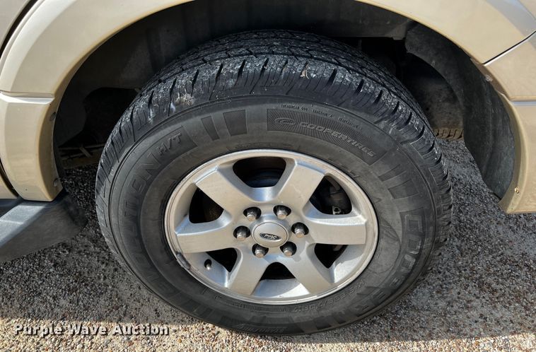 image for item DQ1980 2008 Ford Expedition XLT  SUV