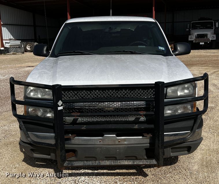 image for item DQ1981 2004 Chevrolet Silverado 1500  Ext. Cab pickup truck