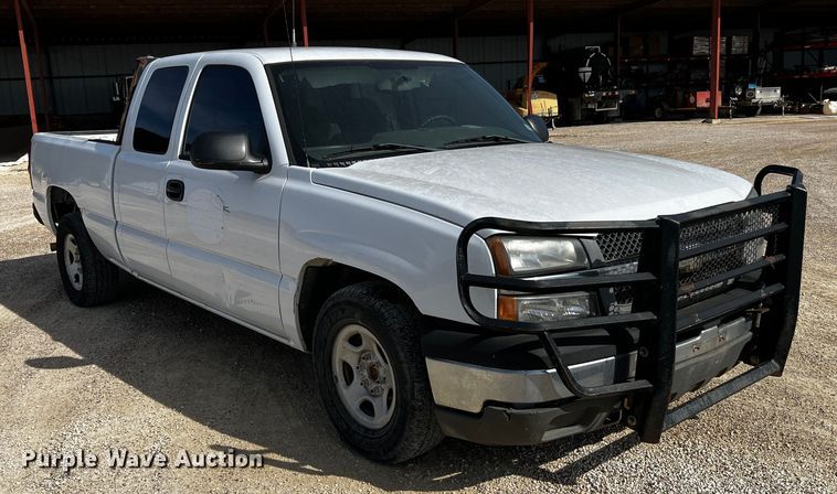 image for item DQ1981 2004 Chevrolet Silverado 1500  Ext. Cab pickup truck