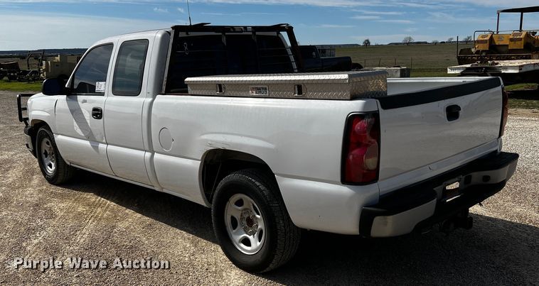 image for item DQ1981 2004 Chevrolet Silverado 1500  Ext. Cab pickup truck