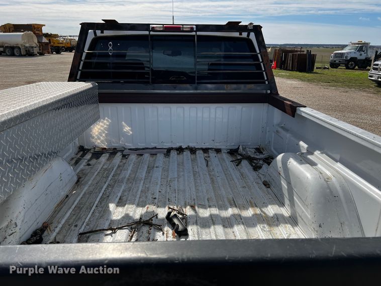 image for item DQ1981 2004 Chevrolet Silverado 1500  Ext. Cab pickup truck