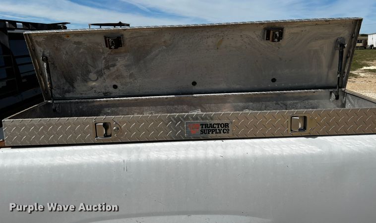 image for item DQ1981 2004 Chevrolet Silverado 1500  Ext. Cab pickup truck