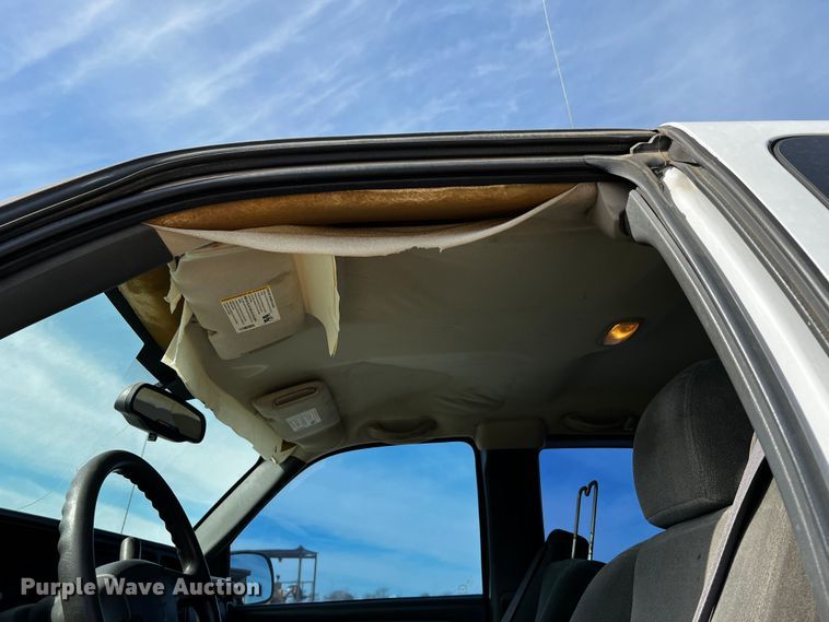 image for item DQ1981 2004 Chevrolet Silverado 1500  Ext. Cab pickup truck