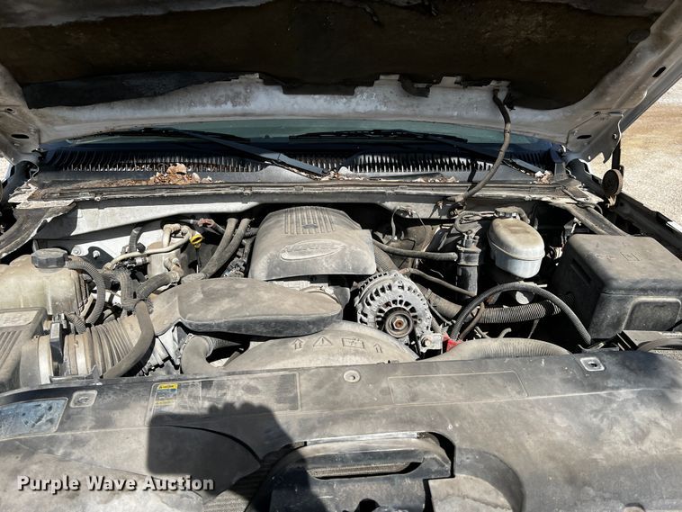 image for item DQ1981 2004 Chevrolet Silverado 1500  Ext. Cab pickup truck