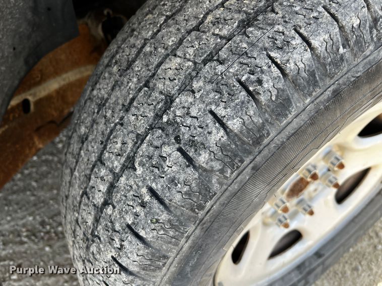 image for item DQ1981 2004 Chevrolet Silverado 1500  Ext. Cab pickup truck