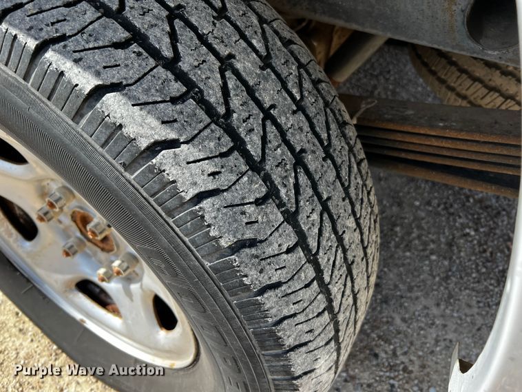 image for item DQ1981 2004 Chevrolet Silverado 1500  Ext. Cab pickup truck