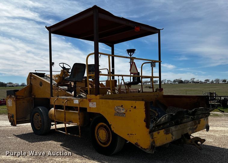 image for item DQ1982 Etnyre  chip spreader