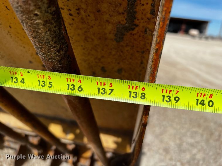 image for item DQ1982 Etnyre  chip spreader