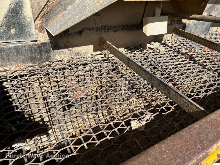 image for item DQ1982 Etnyre  chip spreader