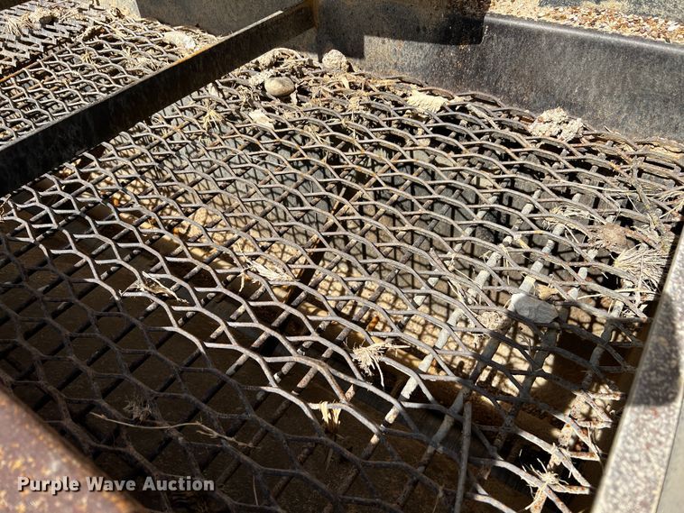 image for item DQ1982 Etnyre  chip spreader