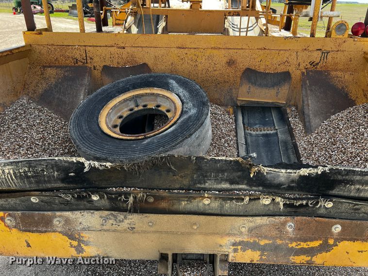 image for item DQ1982 Etnyre  chip spreader