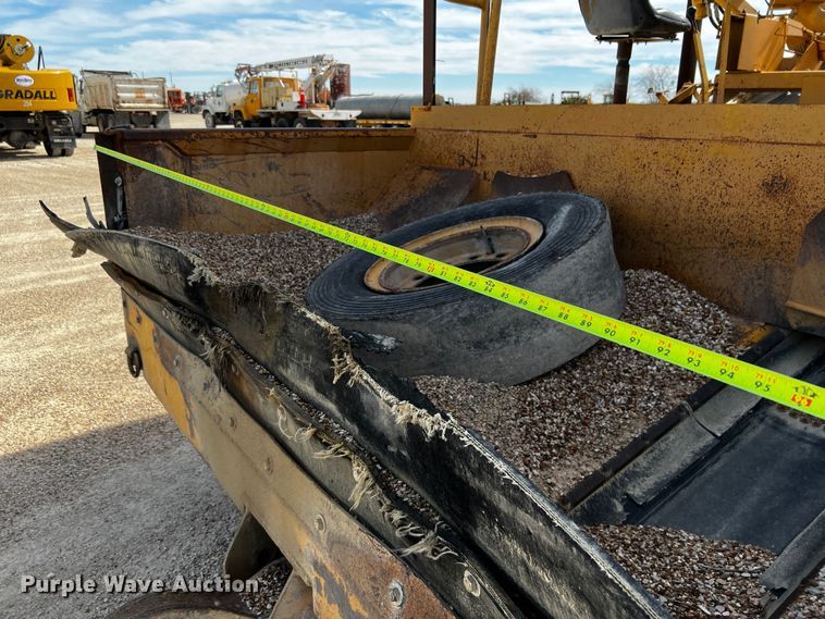 image for item DQ1982 Etnyre  chip spreader