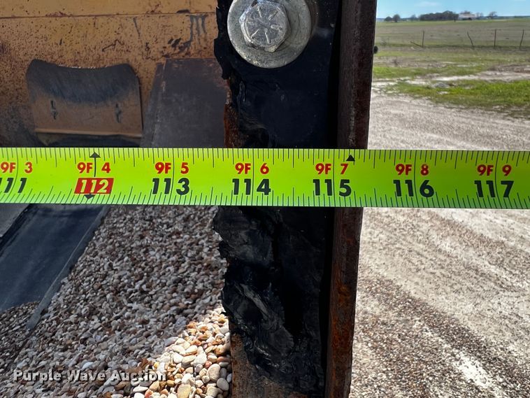 image for item DQ1982 Etnyre  chip spreader