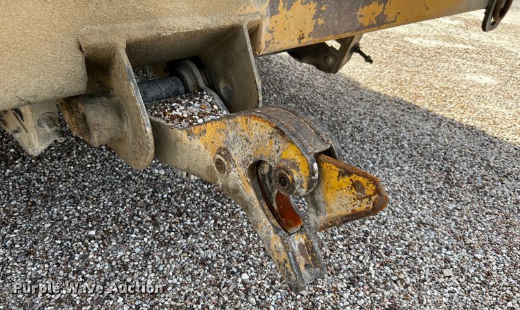 image for item DQ1982 Etnyre  chip spreader