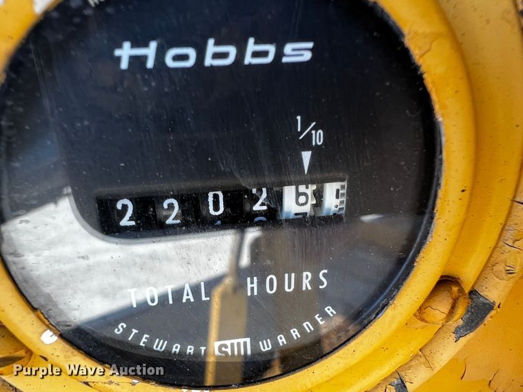 image for item DQ1982 Etnyre  chip spreader