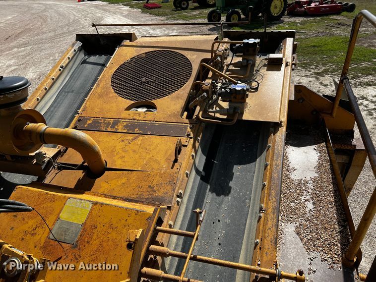 image for item DQ1982 Etnyre  chip spreader