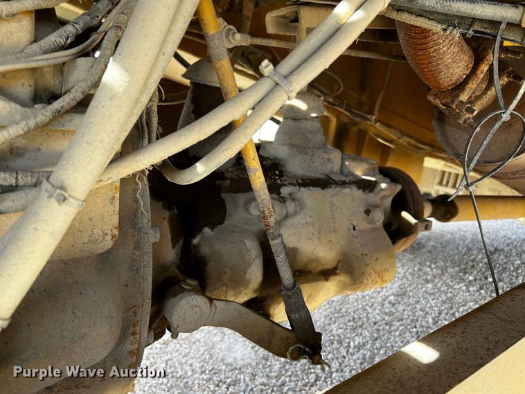 image for item DQ1982 Etnyre  chip spreader