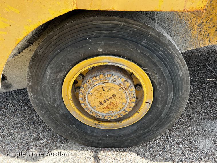 image for item DQ1982 Etnyre  chip spreader