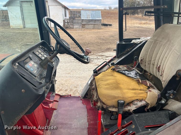 image for item DQ4113 1980 International Harvester 1086  tractor