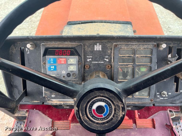 image for item DQ4113 1980 International Harvester 1086  tractor
