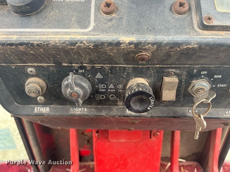 image for item DQ4113 1980 International Harvester 1086  tractor