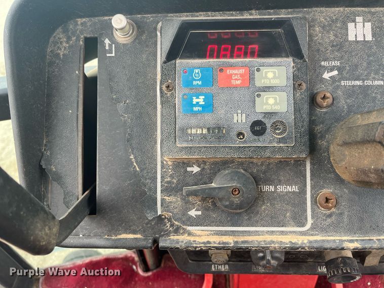 image for item DQ4113 1980 International Harvester 1086  tractor