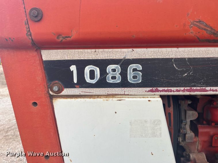 image for item DQ4113 1980 International Harvester 1086  tractor
