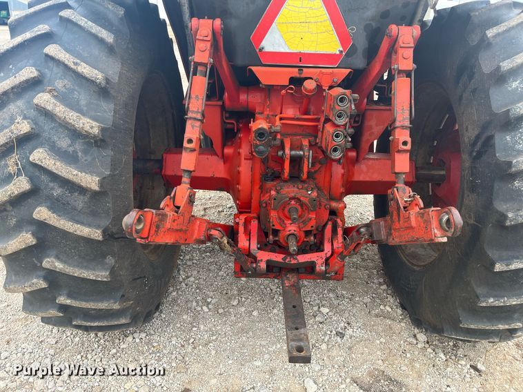 image for item DQ4113 1980 International Harvester 1086  tractor