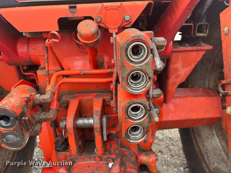 image for item DQ4113 1980 International Harvester 1086  tractor