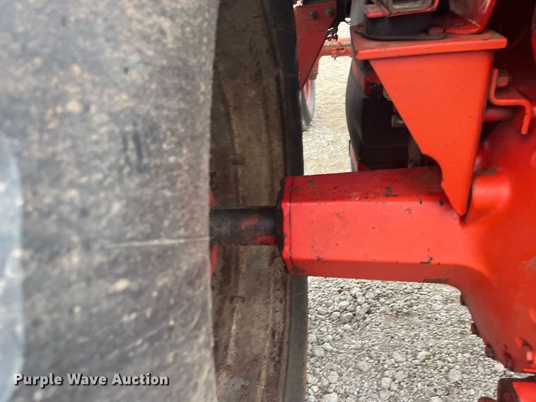 image for item DQ4113 1980 International Harvester 1086  tractor