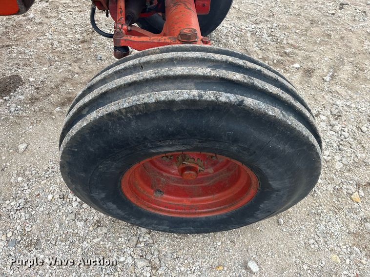 image for item DQ4113 1980 International Harvester 1086  tractor