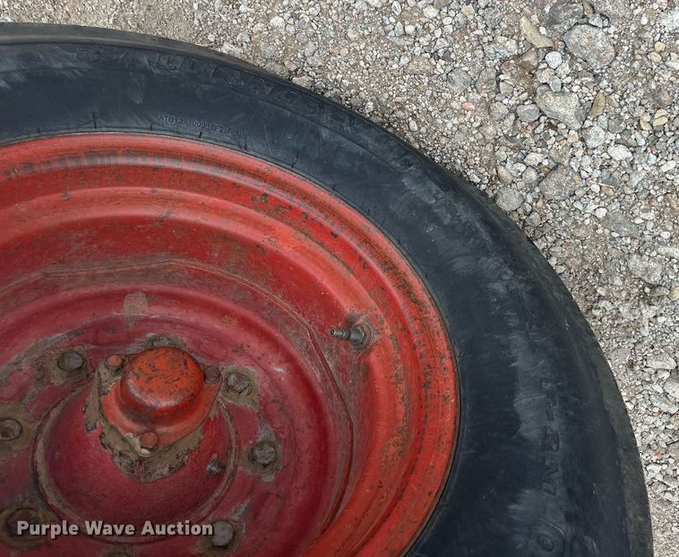 image for item DQ4113 1980 International Harvester 1086  tractor