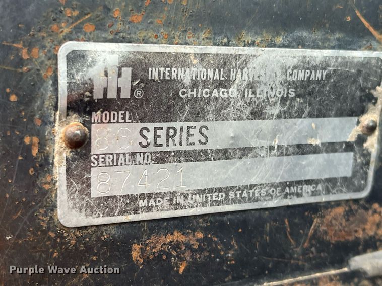 image for item DQ4113 1980 International Harvester 1086  tractor